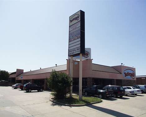 More Photos Of 6809 McCart Ave, Fort Worth General Retail For Sale