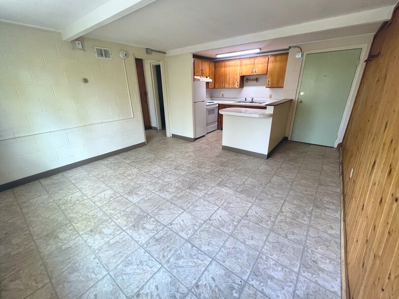 More Photos Of 2204 W Northern Lights Blvd, Anchorage Apartments For Sale