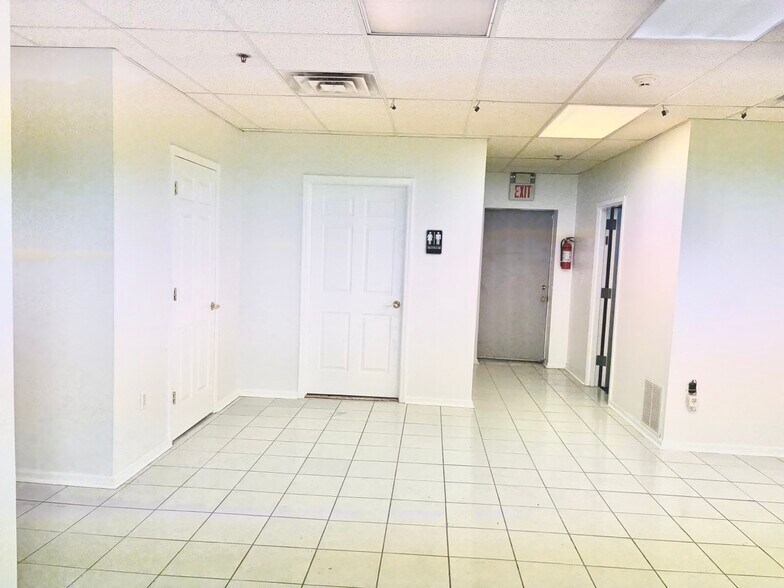 More Photos Of 1877 Springfield Ave, Maplewood Storefront Retail Residential For Lease