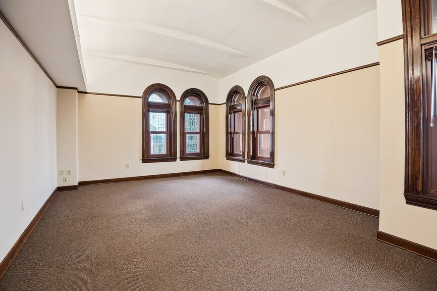 More Photos Of 6 W 5th St W, Saint Paul Office For Sale