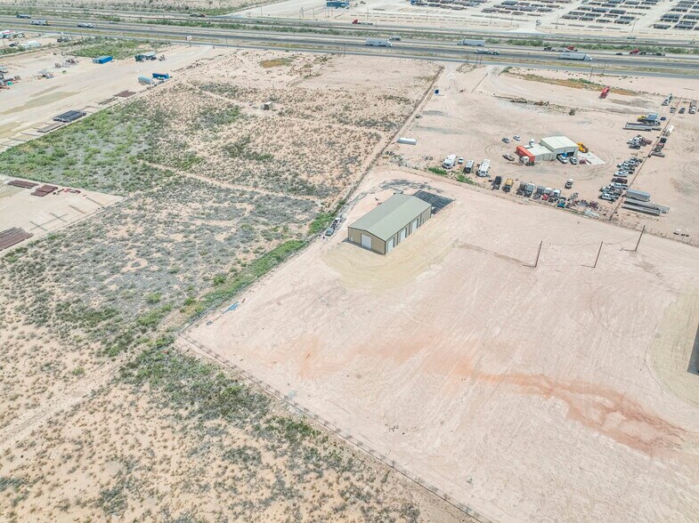 More Photos Of 14010 W Silver Fox Trl, Odessa Warehouse For Lease