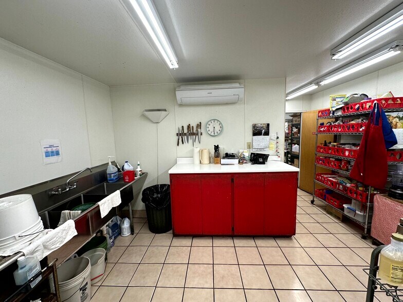 More Photos Of 812 Oklahoma ave, Okeene General Retail For Sale