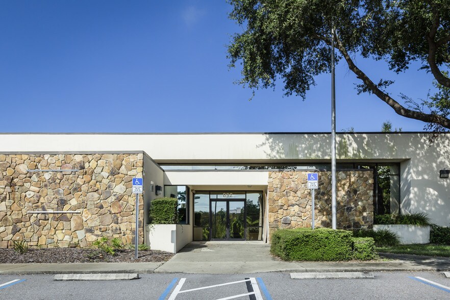 More Photos Of 892 Deltona Blvd, Deltona Bank For Sale