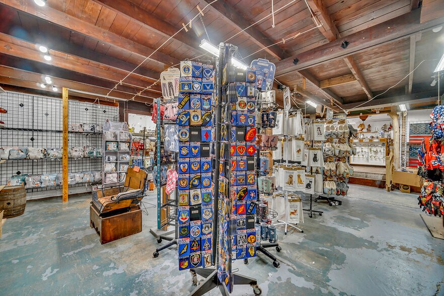 More Photos Of 602 Clark St, Utica Restaurant For Sale