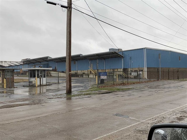 Primary Photo Of 1550 Phillips St, Dyersburg Manufacturing For Lease