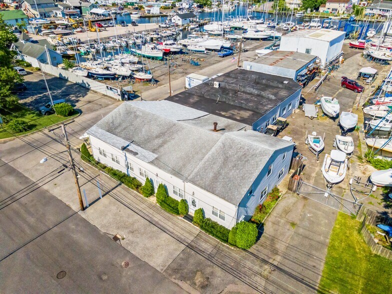 More Photos Of 41 Degnon Blvd, Bay Shore Manufacturing For Sale