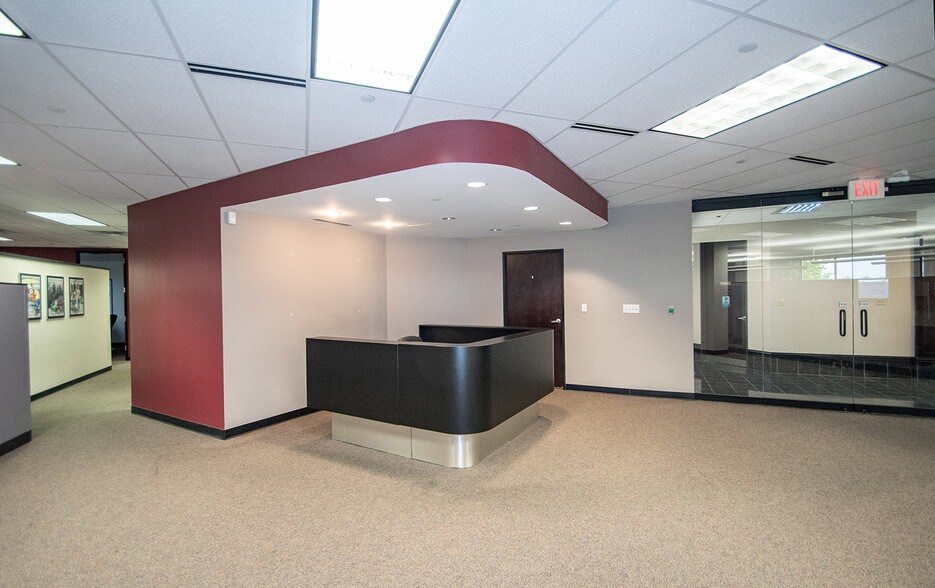 More Photos Of 9002 Purdue Rd, Indianapolis Office For Lease