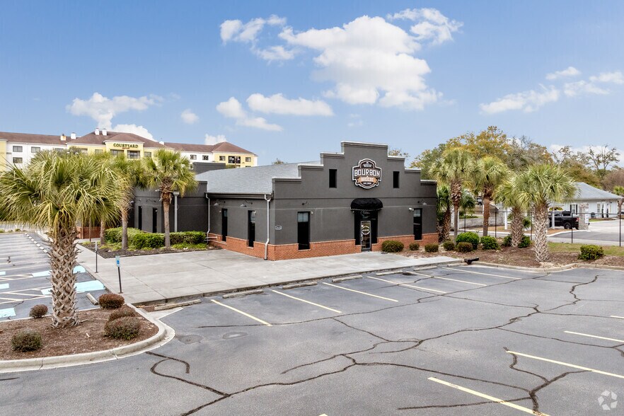 Primary Photo Of 10435 N Kings Hwy, Myrtle Beach Restaurant For Lease