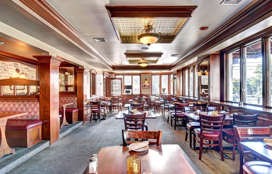 More Photos Of 337 N Liberty Dr, Tomkins Cove Restaurant For Sale