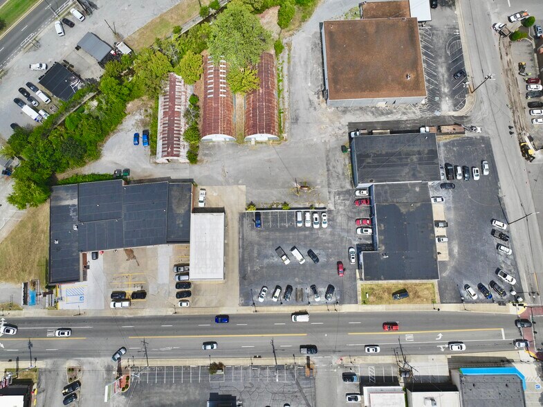 More Photos Of 240 W Main St, Gallatin Freestanding For Lease