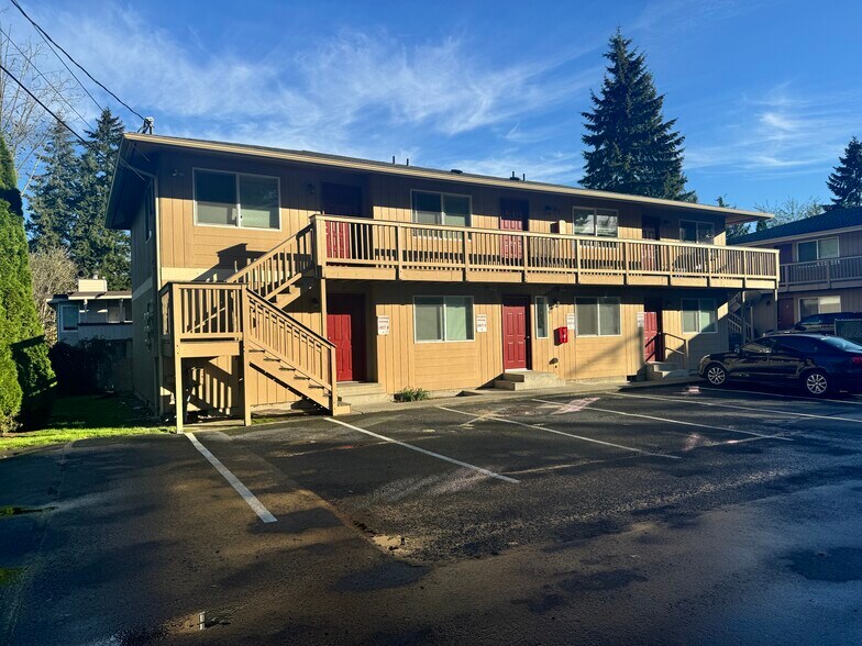 More Photos Of 109 W Casino Rd, Everett Apartments For Sale