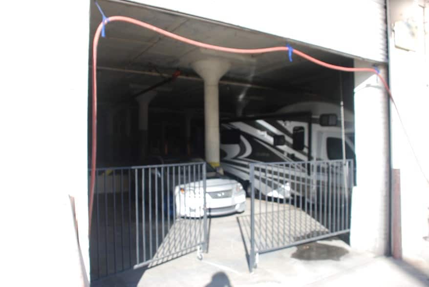 More Photos Of 4383 Fruitland Ave, Vernon Manufacturing For Sale