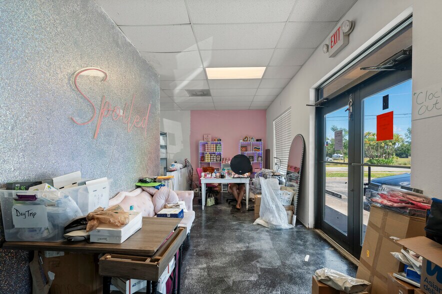 More Photos Of 5260 Duncan Rd, Punta Gorda Showroom For Sale