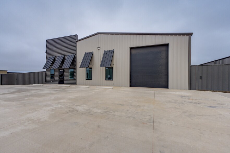 Primary Photo Of 8926 County Road 6820, Lubbock Warehouse For Sale