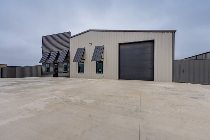 Primary Photo Of 8926 County Road 6820, Lubbock Warehouse For Sale