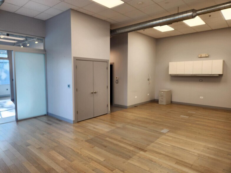 More Photos Of 2638 Patriot Blvd, Glenview Office For Lease