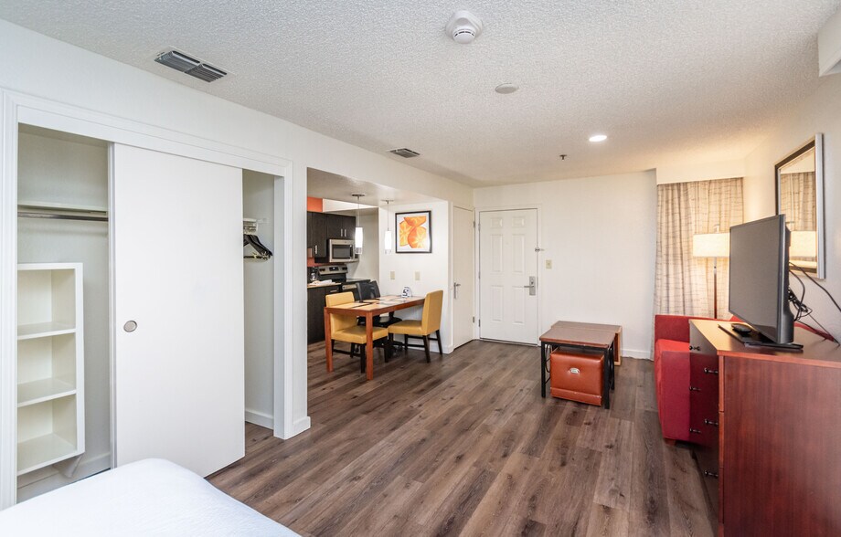 More Photos Of 1530 Howe Ave, Sacramento Hotel For Sale