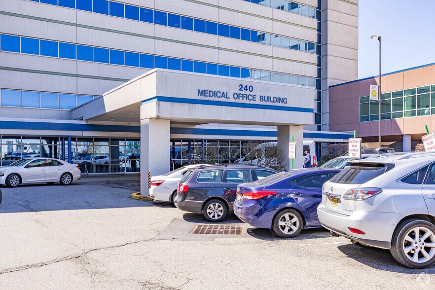 More Photos Of 240 Williamson St, Elizabeth Medical For Lease