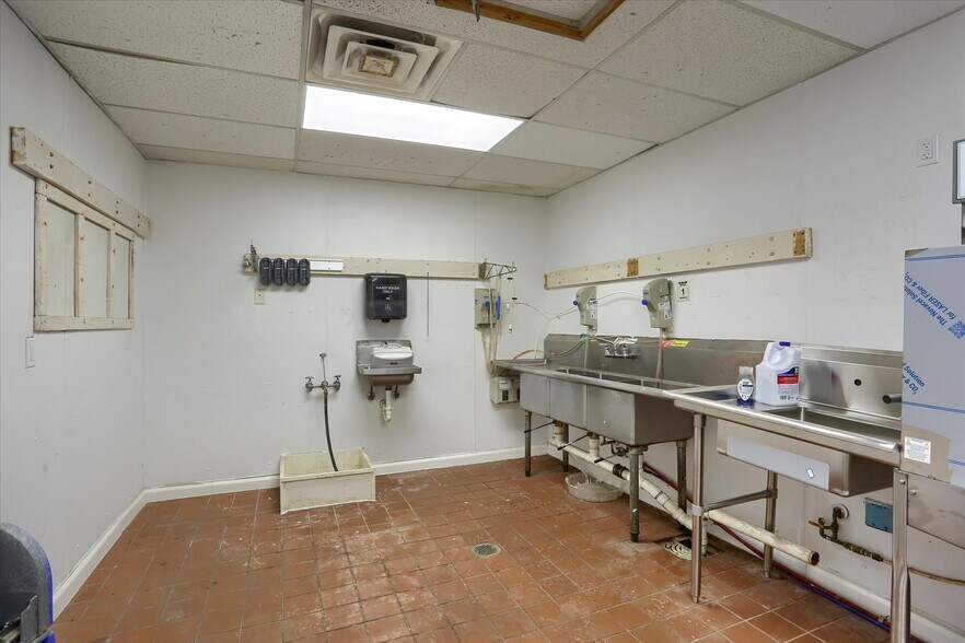 More Photos Of 5948 Linglestown Rd, Harrisburg Restaurant For Sale