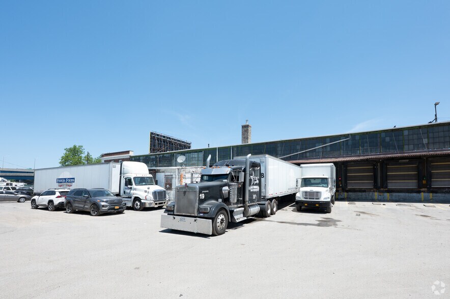 More Photos Of 129-02 Northern Blvd, Corona Warehouse For Sale