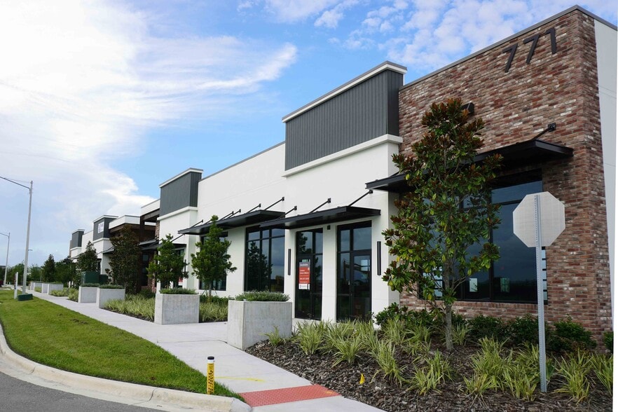 More Photos Of 771 Garden Commerce, Winter Garden Research And Development For Lease