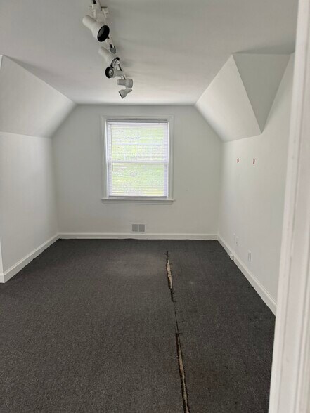 More Photos Of 728 E Haverford Rd, Bryn Mawr Office For Lease