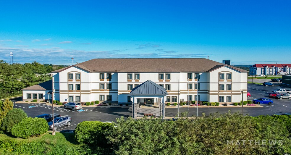 Primary Photo Of 51654 National Rd E, Saint Clairsville Hotel For Sale
