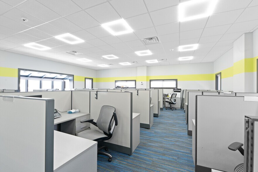 More Photos Of 127 Rt-59, Monsey Office For Lease