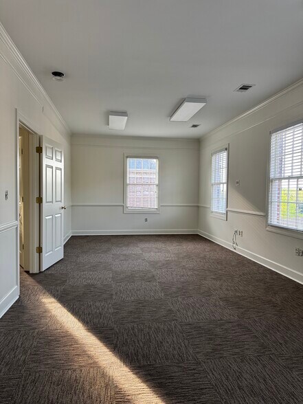 More Photos Of 420 The Parkway, Greer Office Residential For Lease