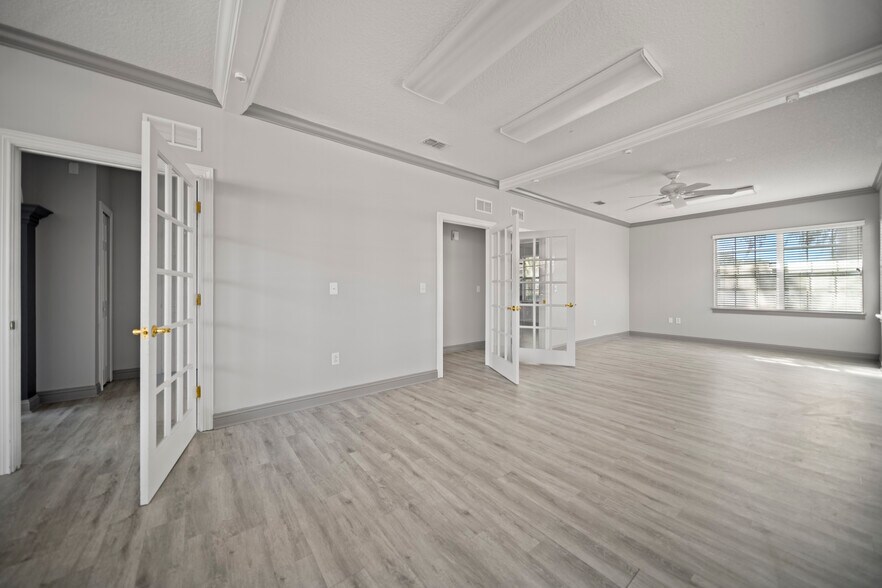 More Photos Of 6817 Southpoint Pky, Jacksonville Loft Creative Space For Lease