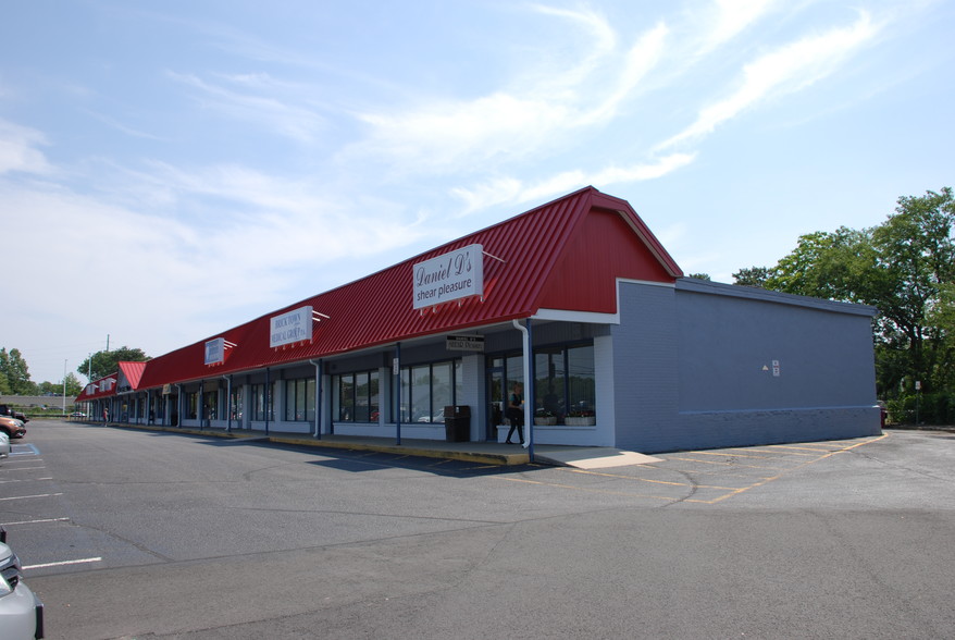 Primary Photo Of 34 Lanes Mill Rd, Brick General Retail For Lease