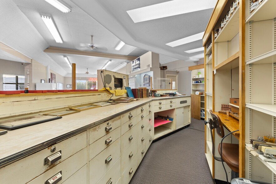 More Photos Of 10004 E 63rd St, Raytown General Retail For Sale