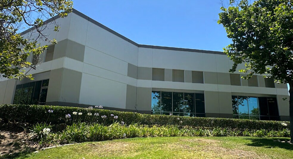 More Photos Of 30012 Aventura, Rancho Santa Margarita Warehouse For Sale