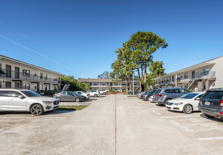 More Photos Of 16321 Bolesta Rd, Clearwater Apartments For Sale