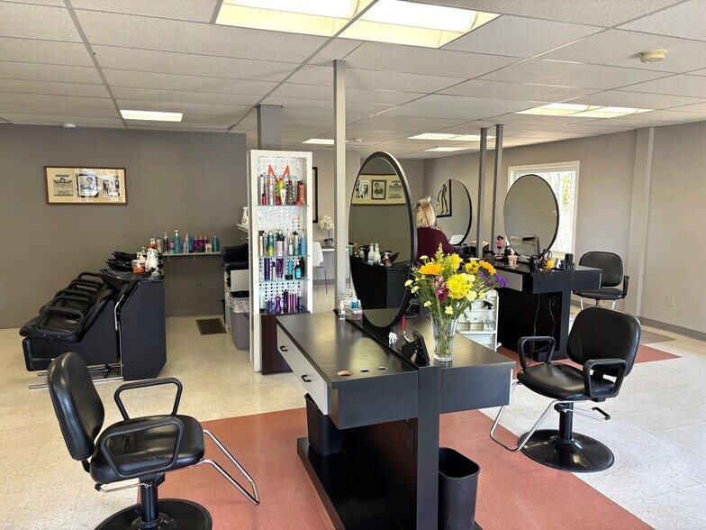 More Photos Of 1369 Southford Rd, Southbury General Retail For Sale