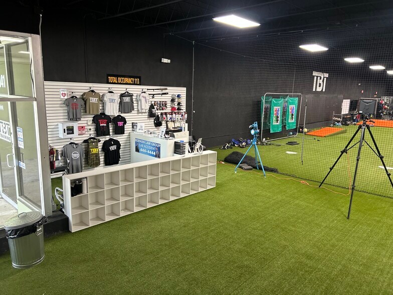 More Photos Of 1021-1051 N State Road 7, Margate Freestanding For Lease