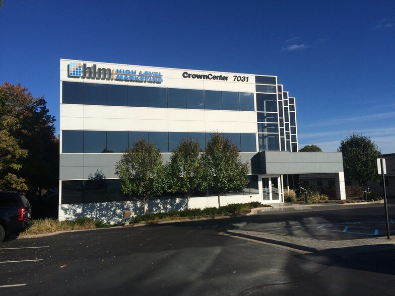 More Photos Of 7031 Orchard Lake Rd, West Bloomfield Office For Lease