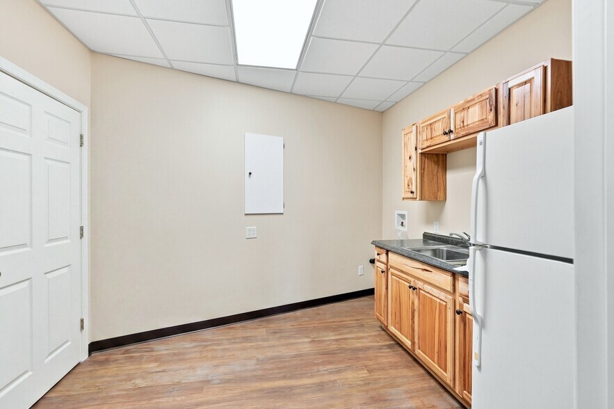 More Photos Of 3506 Memorial Ave, Lynchburg Office For Sale