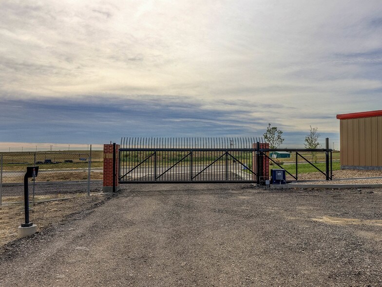 More Photos Of 341 1st St, Mead Warehouse For Lease