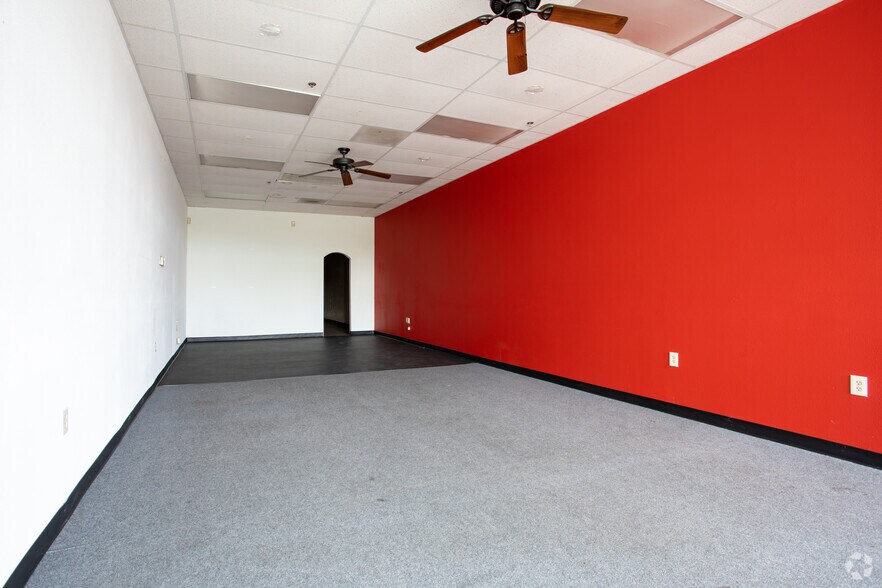 More Photos Of 8300-8360 N Thornydale Rd, Tucson Unknown For Lease