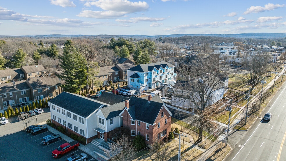 More Photos Of 2638-2650 Main St, Glastonbury Office For Lease