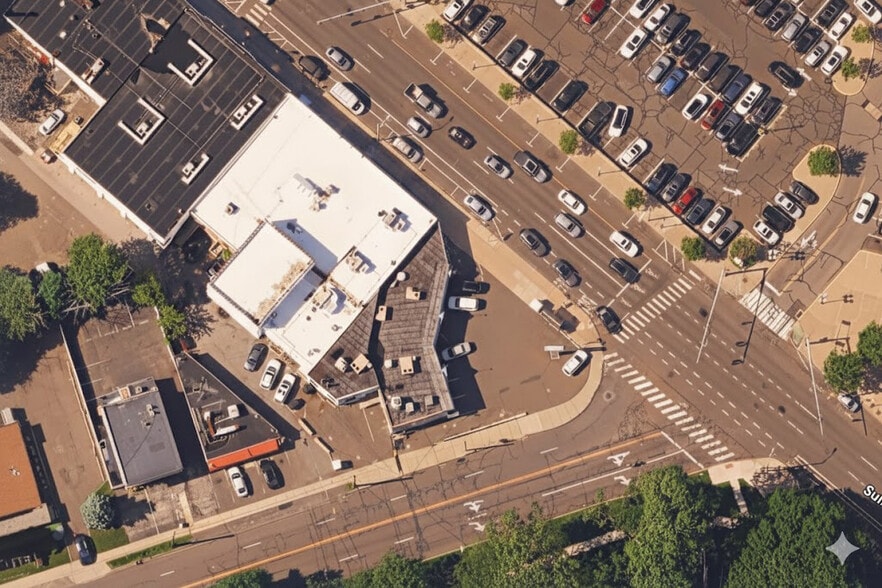More Photos Of 2228 Summer St, Stamford Freestanding For Lease