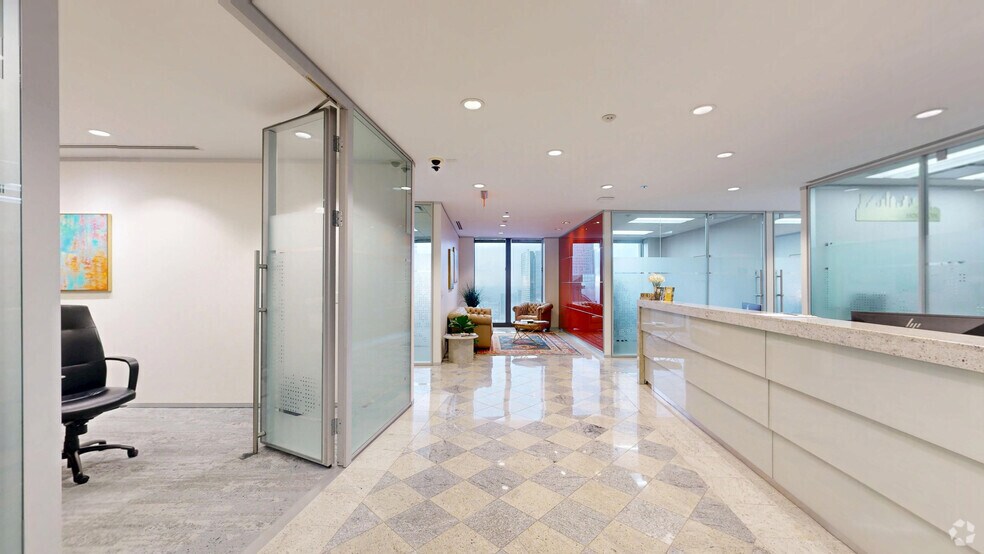 More Photos Of 700 Louisiana St, Houston Coworking Space
