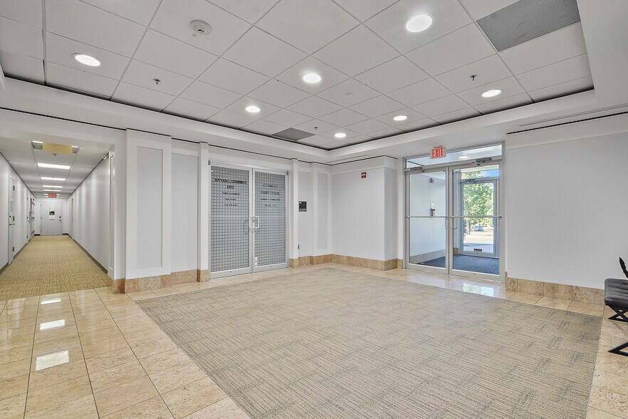 More Photos Of 131 Elden St, Herndon Medical For Lease