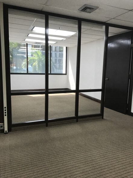 More Photos Of 1110 Brickell Ave, Miami Office For Sale