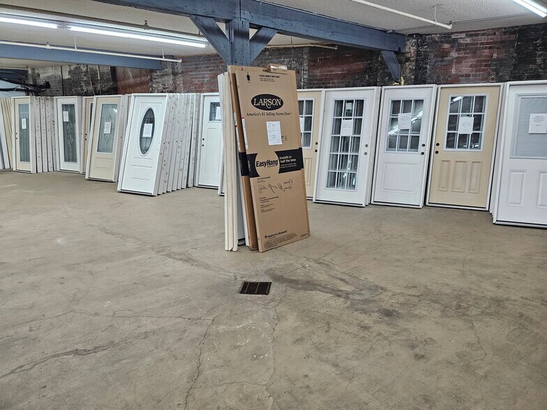 More Photos Of 1087 Sycamore St, Bristol Office For Sale