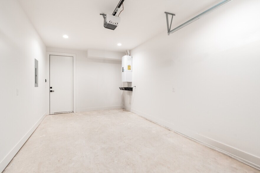 More Photos Of 3001 E 51st St, Austin Apartments For Sale