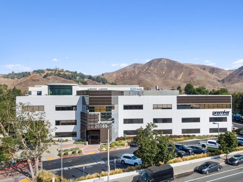 More Photos Of 26565-26575 W Agoura Rd, Calabasas Coworking Space