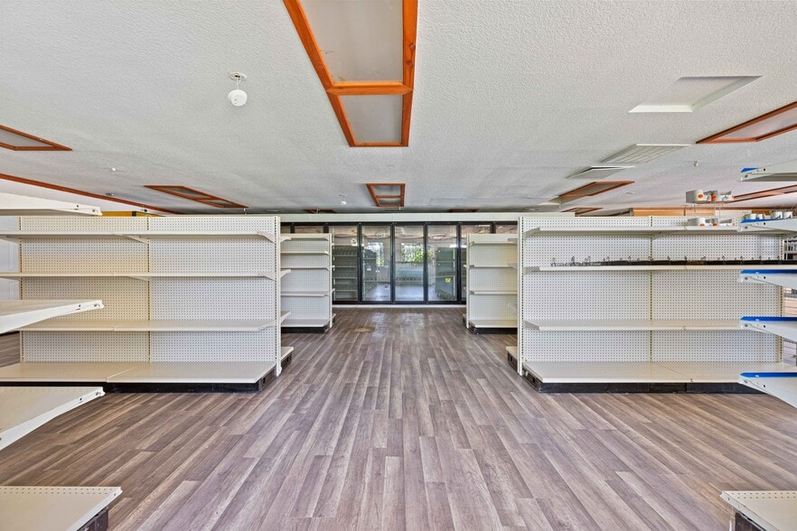 More Photos Of 30025 Yosemite Blvd, La Grange General Retail For Sale