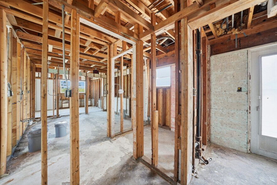 More Photos Of 1261 Beach Rd, Englewood Storefront Retail Residential For Sale
